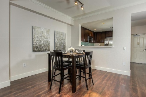 Wilshire Apartment 215 - 3 bedroom image 27