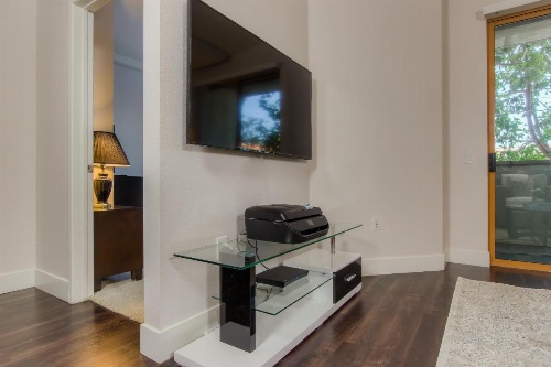 Wilshire Apartment 215 - 3 bedroom image 29